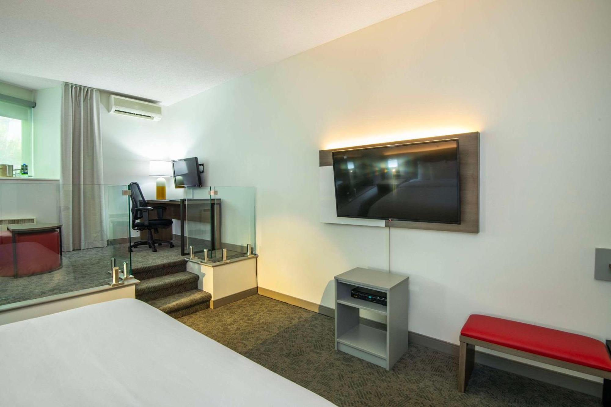 Comfort Inn Mont Laurier Экстерьер фото
